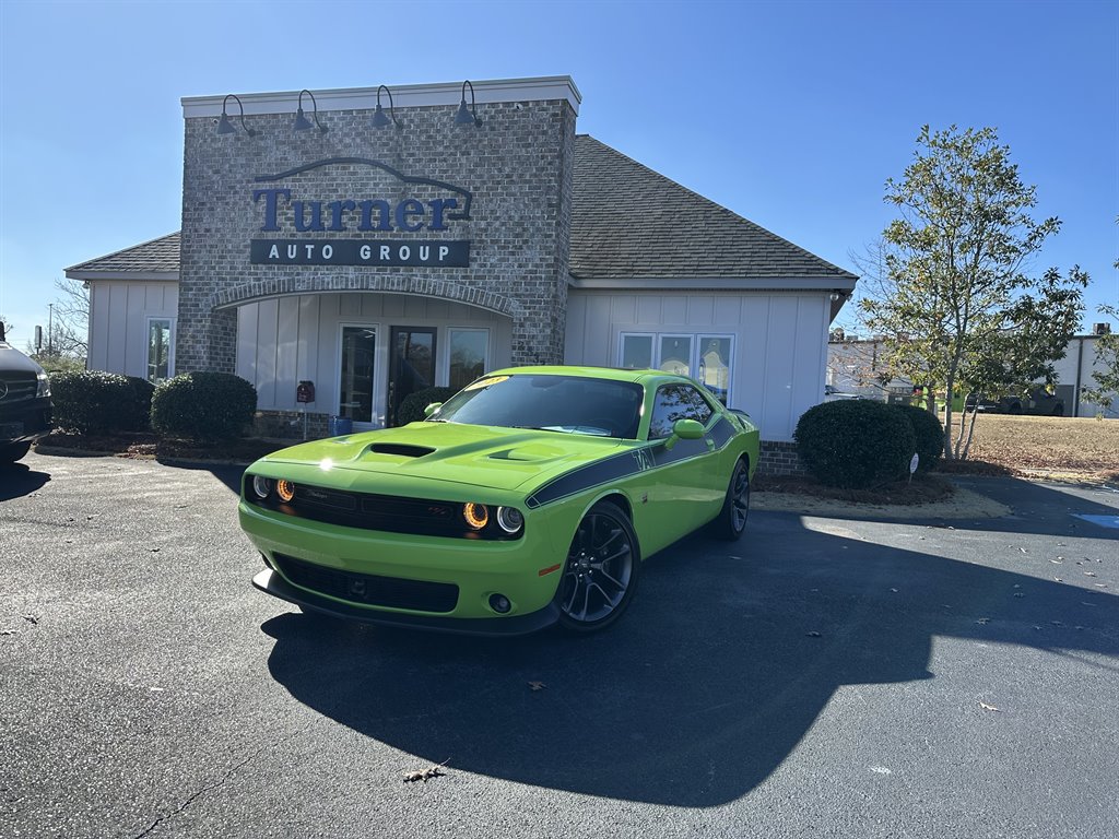 2023 Dodge Challenger R/T's photo