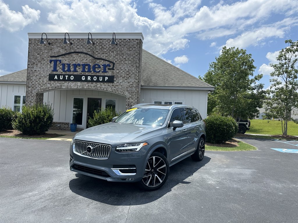 2023 Volvo XC90 Plus's photo