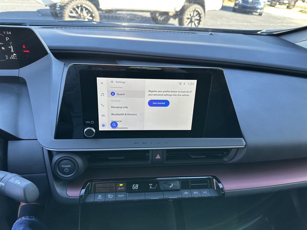 2024 Toyota Prius Prime SE - Photo 16