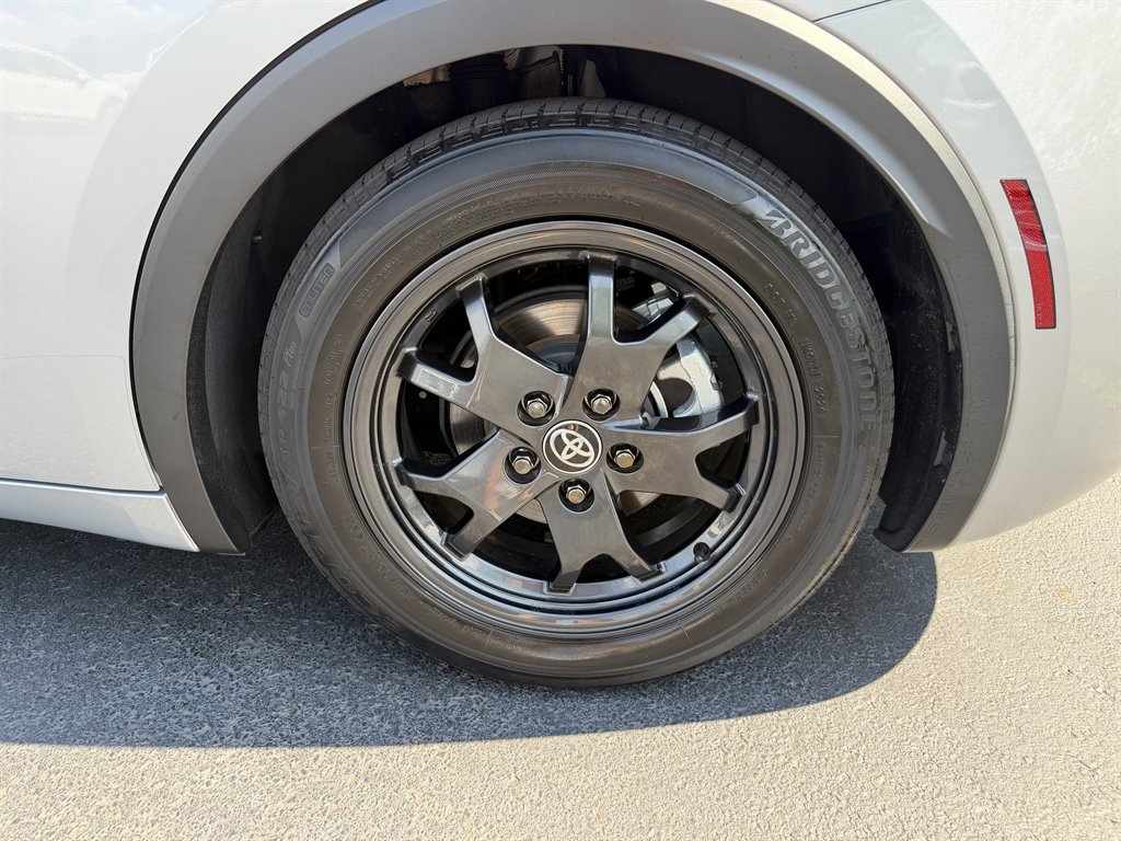 2024 Toyota Prius Prime SE - Photo 26