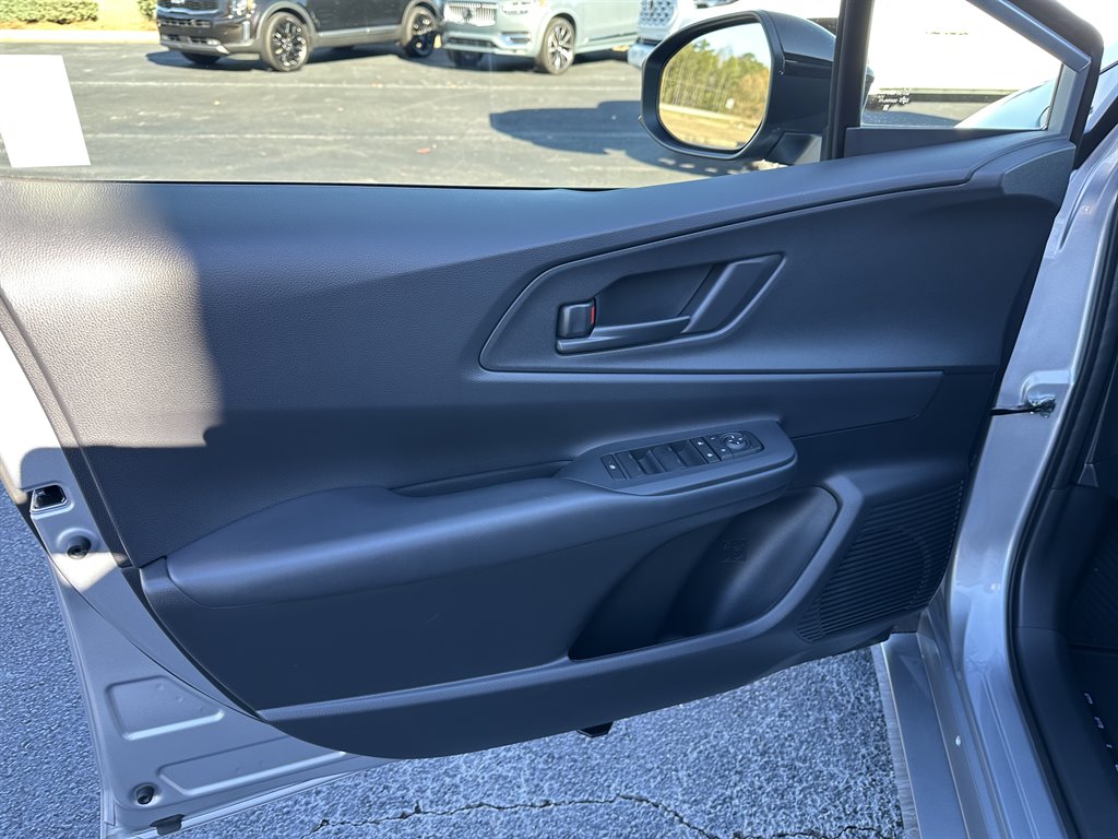 2024 Toyota Prius Prime SE - Photo 10