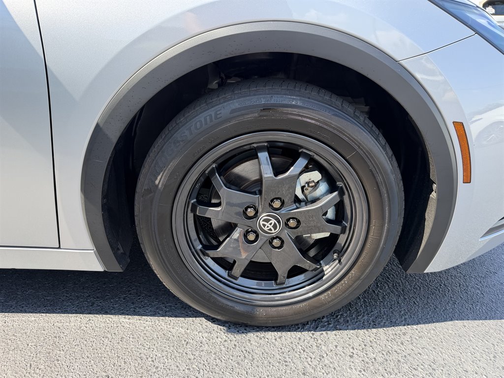 2024 Toyota Prius Prime SE - Photo 28