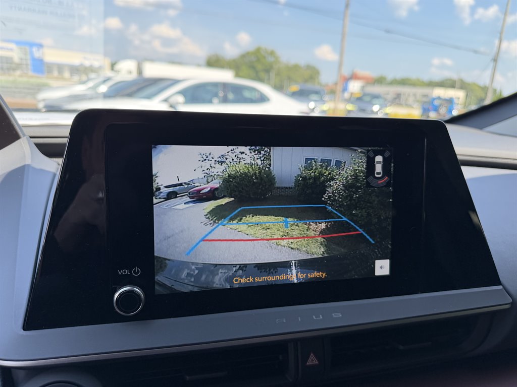 2024 Toyota Prius Prime SE - Photo 18