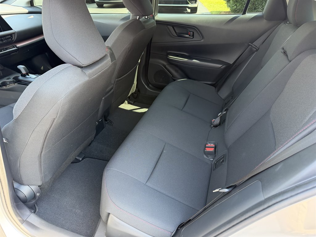 2024 Toyota Prius Prime SE - Photo 11