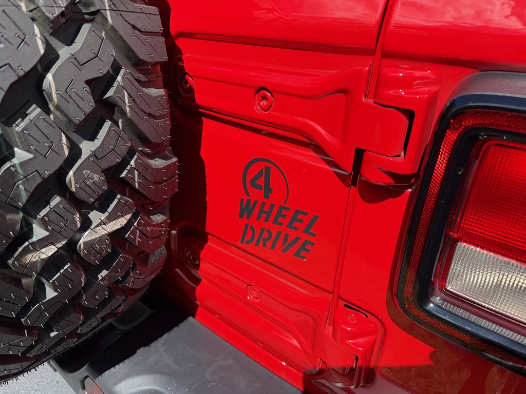 2025 Jeep Wrangler 2-Door Willys - Photo 7