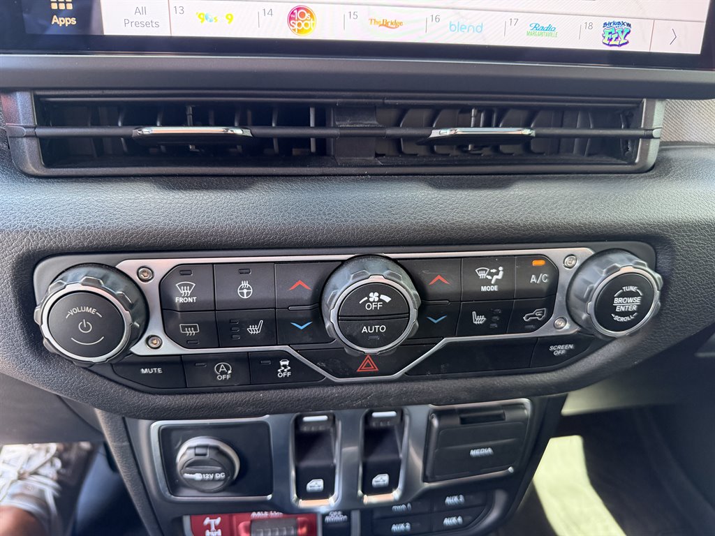 2025 Jeep Wrangler 2-Door Willys - Photo 25