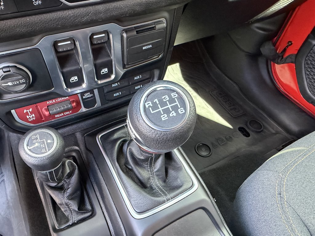 2025 Jeep Wrangler 2-Door Willys - Photo 23